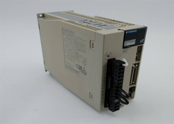 Yaskawa SGD7S-2R8A00A002 200V AC Servo Drives Nuevo en la caja