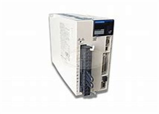 Servo motor industrial estándar de 220V Yaskawa SGD7S-1R6A00A Nuevo