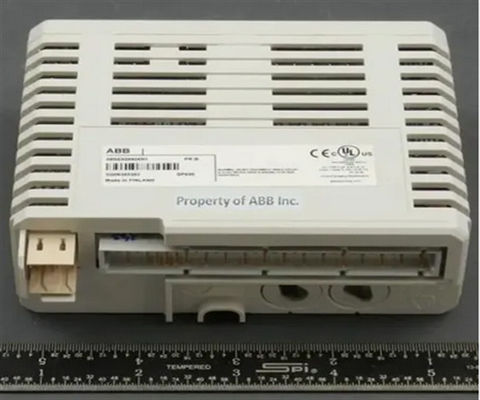 ABB AO820-3BSE008546R1 Panel de ordenador con módulo de control