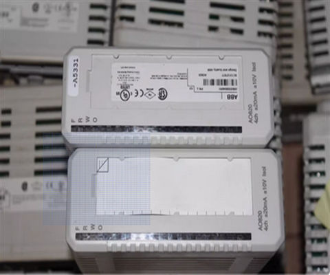 ABB AO820-3BSE008546R1 Panel de ordenador con módulo de control