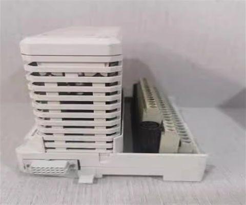 ABB AO895 3BSC690087R1 Salida analógica nuevo y de bajo precio módulo de amplificador digital