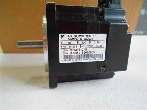 Servo motor de 220V Yaskawa SGMPS-01ACA21 Nuevo y original