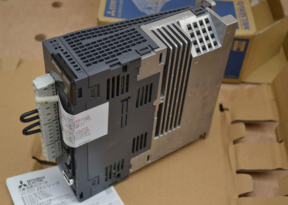 Válvula de tensión Servo industrial MITSUBISHI Motor de conducción 170V MR-J3-70B-RJ004 5.8A Salida 750W
