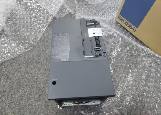 Mitsubishi 3 fase AC Servo Driver MR-J3-700B 7KW motor amplificador en el sistema de control nuevo