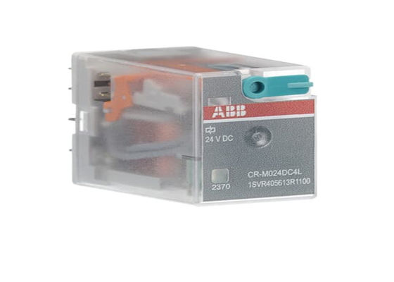 El relé de interfaz conectable ABB CR-M024DC4L 1SVR405613R1100 es un relé miniatura.
