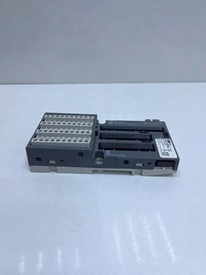 230V ABB Marca de Autoamción Digital I O Modulo TU531 Caja original
