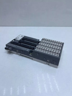 230V ABB Marca de Autoamción Digital I O Modulo TU531 Caja original