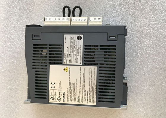 MITSUBISHI AC SERVO DRIVER MR-J3-10A1 100W Amplificador industrial 170V 0-360HZ 1.1A Nuevo