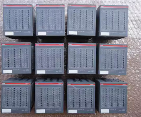 El módulo de entrada digital de ABB es el 1SAP240000R0001 DI524 S500