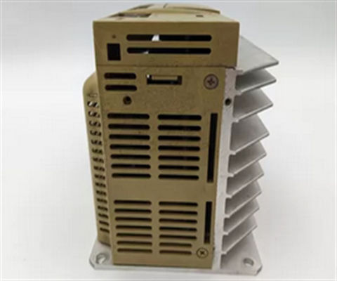 Nuevo motor de Yaskawa SGD-08ASY25 AC Servo Amplificador
