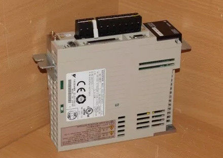 YASKAWA Servo Pack SGDS-02A01ARY501 Servomotor industrial para el trabajo de las máquinas