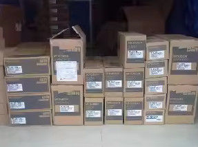 El servo industrial de MR-J2S-20A-EG 200W conduce el amplificador servo de 1.8A DC284-326V Mitsubishi