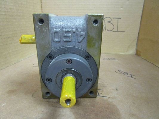 Se trata de una caja de engranajes de oscilador Sandex 4.5e.