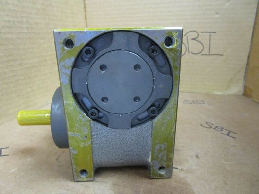 Se trata de una caja de engranajes de oscilador Sandex 4.5e.