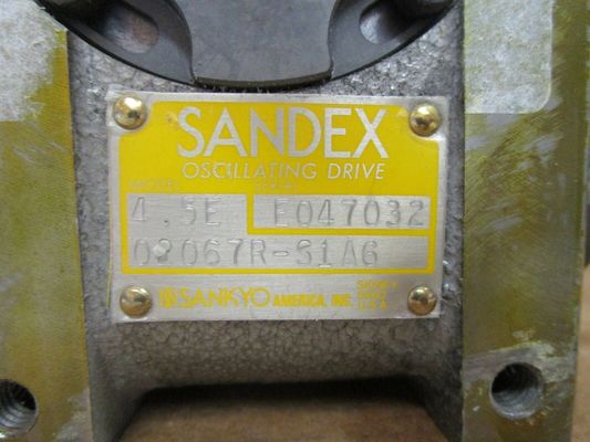 Se trata de una caja de engranajes de oscilador Sandex 4.5e.