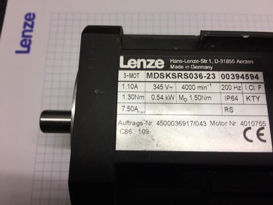 El motor de servo de Lenze MDSKSRS036-23 tiene una potencia nominal de 0,54 kW