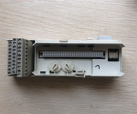 Unidad de terminación del módulo extendido ABB TU850, MTU, 50 V, ABB