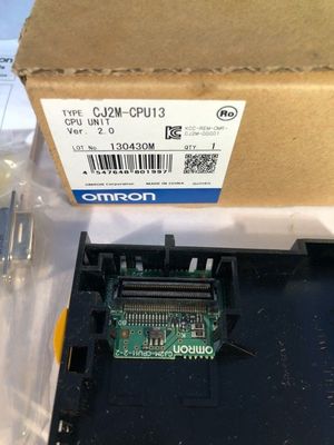 Omron CJ2M-CPU13 Válvula nominal de voltaje DC 28 VAC módulo de control lógico
