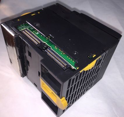Omron CJ2M-CPU34 Controlador programable de corriente 5A
