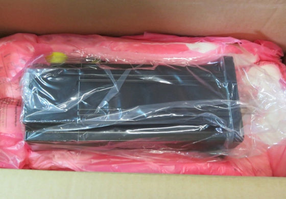 Emerson MG Servo Motor, 230VAC, 2 &quot;marco, 9 libras en el Cont