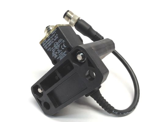 Corriente nominal 10A (AC) / 800mA (DC) Interruptor de límite de acción rápida DPDT para aplicaciones industriales
