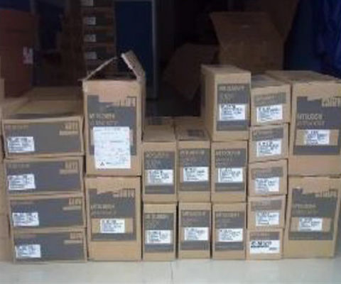 MITSUBISHI HC-SFS502 Servomotor de corriente alterna 2000 rpm 133V 26A 5kW