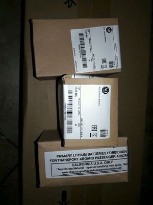 El diseño compacto AB 1747-BA CompactLogix 3V Batería para una fácil instalación