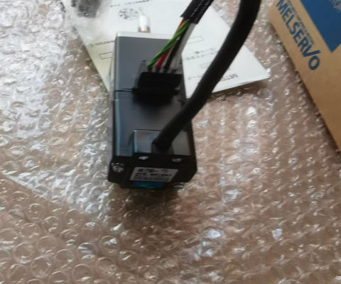 Mitsubishi HC-MFS13K AC Servo Motor 3AC 0.9A 60V 3000RPM Nuevo