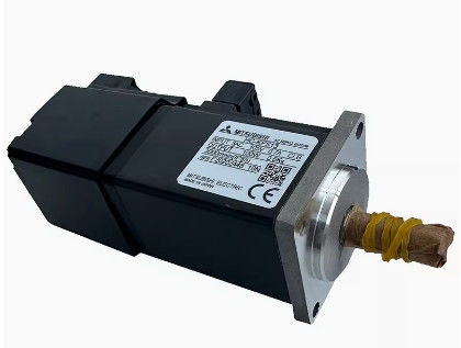 Se trata de un motor de servocircuito de corriente alterna con un motor de transmisión de corriente alterna.