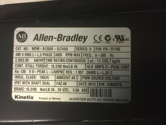 Se trata de un motor de servo rotativo de 480 V de la serie MPM.
