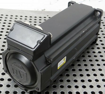 El motor de la serie MPL 480V AC es un servomotor rotativo.