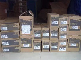 Mitsubishi HF-KP73B Servomotor HFKP73B con freno 750W