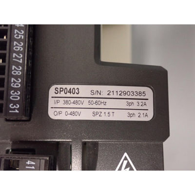 EMERSON SP0403 Acción universal de velocidad variable para motores de inducción y servomotores