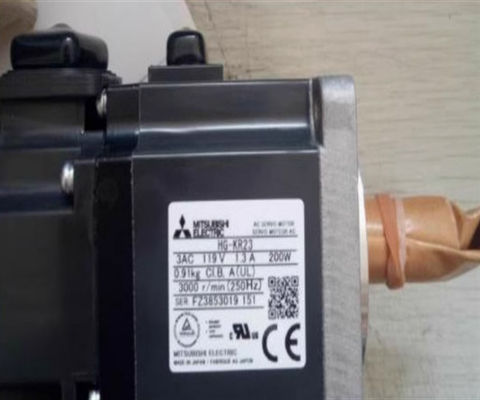 Mitsubishi HC-SFS103B Servomotor AC Servo Amplificador para aplicaciones industriales