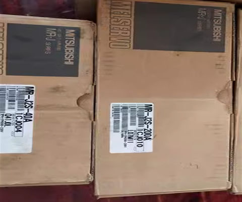 Tipo de contacto del relé del servoamplificador MR-J2S-700A de Mitsubishi