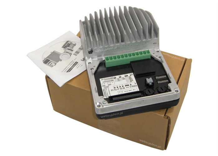 El INVERSOR de Lenze E84DGDVB15242PS CONDUCE VOLTAJE ENTRADO de MOTEC 8400 400/480 VAC 1,5 kilovatios