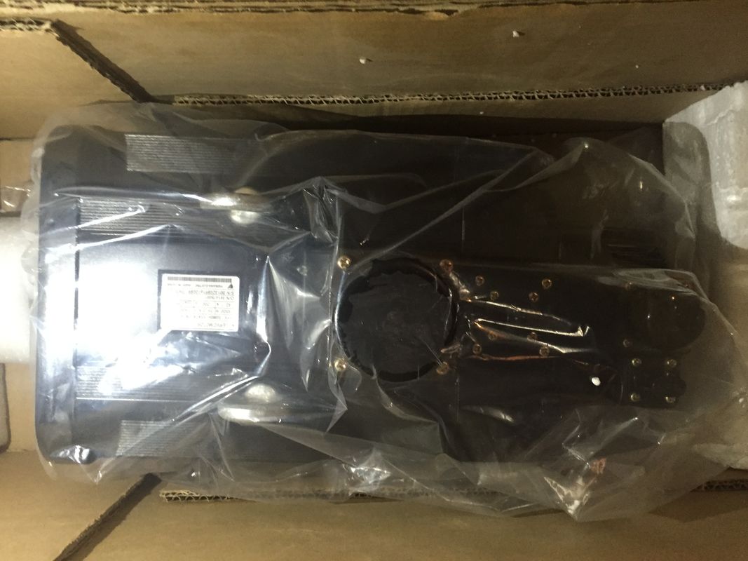 MOTOR SERVO ELÉCTRICO 42.1A N.m30.0 r/min 1500 de la CA de SGMGH-55A2A-YR14 YASKAWA