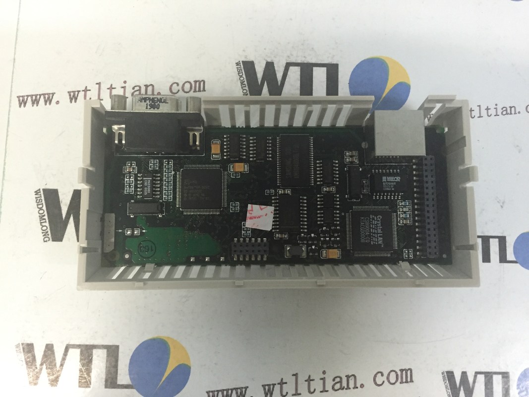El adaptador del procesador de 171CCC98030 Modicon M1/M1E - 1 Ethernet, 1 Modbus - 50 megaciclos de transparente alista