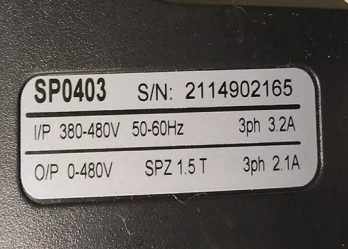 Impulsión 0.75kW 0-480V 3PH 2.1A de la CA de Emerson Unidrive SP0403 de las técnicas de control de Nidec