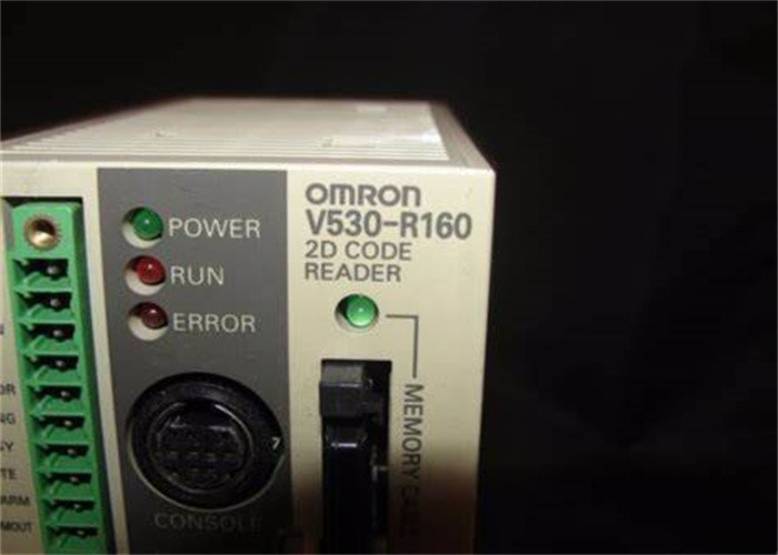 De Omron V530-R160E del CÓDIGO DE BARRAS 2.o NPN 20.4-26.4VDC regulador programable de la lógica del PLC del LECTOR