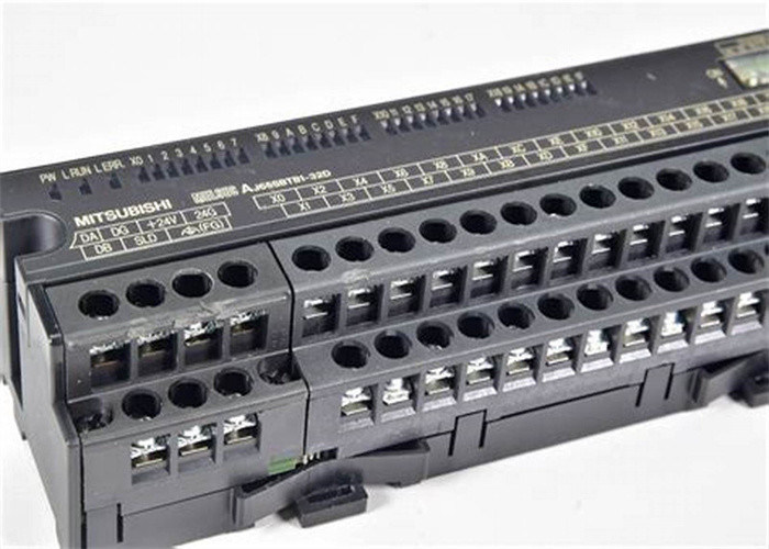 EL MÓDULO REMOTO 32 DE LA ENTRADA-SALIDA DE AJ65SBTB1-32D ENTRA 24 VDC 45 DEL MA UNO DE TIPO DEL ALAMBRE