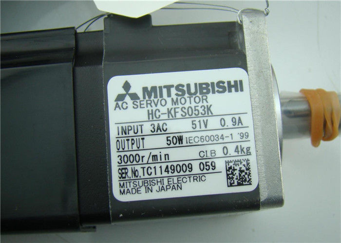 Motor servo industrial 51V 0.9A de la CA de Mitsubishi 50W HC-KFS053K NUEVO en existencia