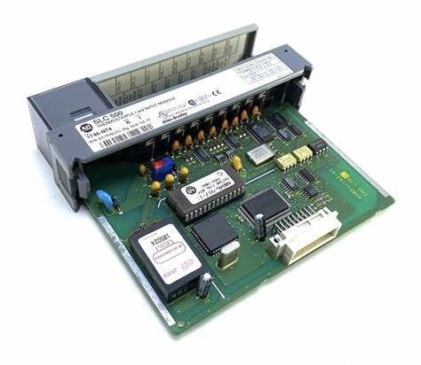 AB 1747-CP3 0,3 vatios en 5 voltios de DC y 0,5 vatios en 2 voltios de ranura 0 de DC del chasis de SLC 500