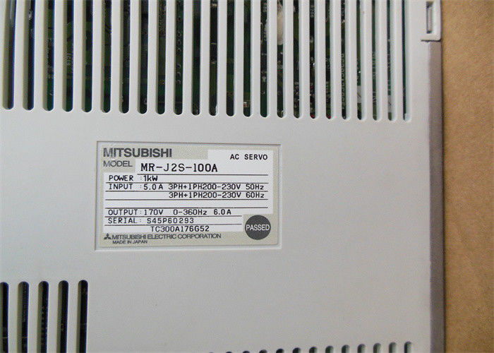 El motor servo servo trifásico del amplificador MR-J2S-100A de la CA 1KW de MITSUBISHI conduce NUEVO