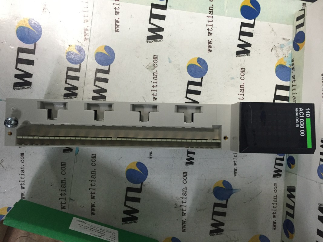 140DDI35300 Modulo de entrada discreto de baja tensión DC Modicon Quantum 32 I 24 V DC