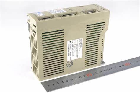 SGD-02AP 200V Yaskawa Servo Drives de marca original nuevo en la caja 200V