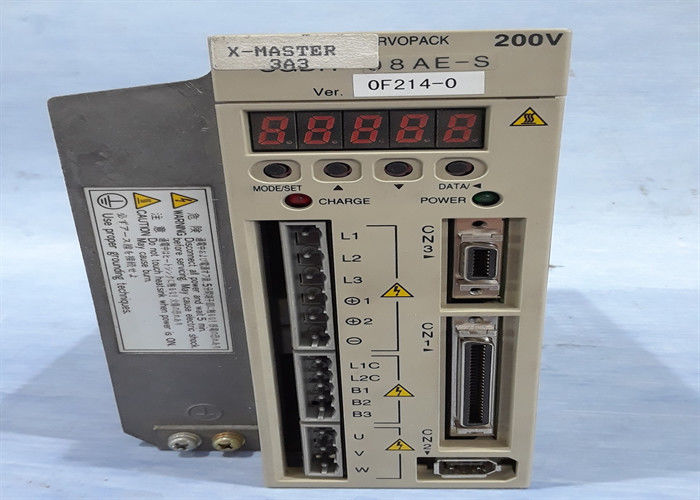 El servo amplificador SGDH-08AE-S de Yaskawa es nuevo en la caja original.