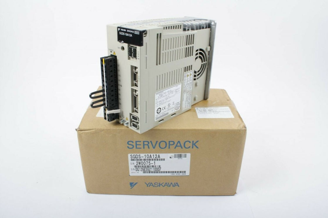 Yaskawa Sigma Serie 3 Servo Drives SGDS-10A12A Nuevo en la caja