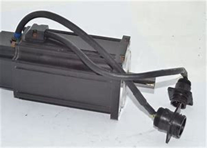 Emerson XVM-8028-TONS-0000 Servomotor de 1 kW Nuevo y original