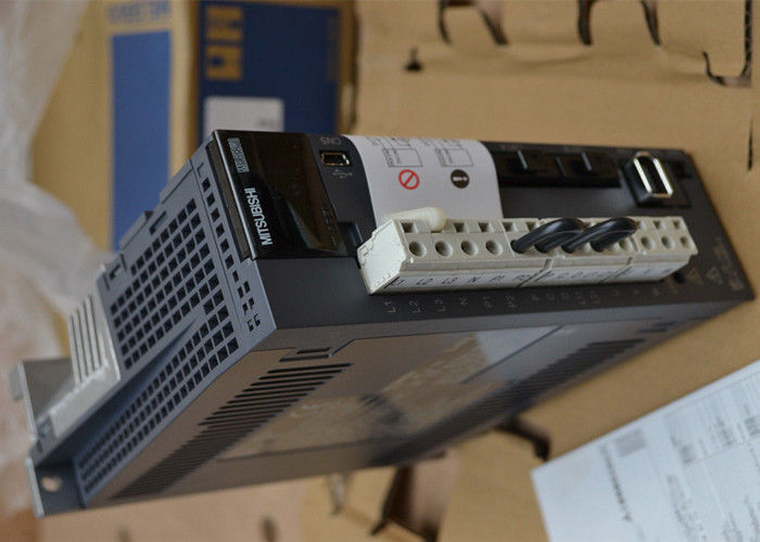 MITSUBISHI 750W MR-J3-70B-RJ004 170V AC Servo Drive para el control de precisión